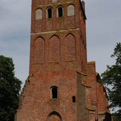 Алтарная часть церкви XIV в. в Тарау. Фото А.М. 26.05.2012 г. 
