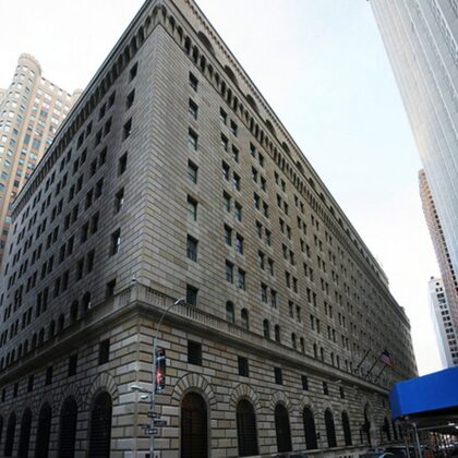 Награбленное Гитлером золото после войны было вывезено в кладовые ФРБ Нью-Йорка.