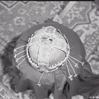 Корона венгерского короля Иштвана I после войны была вывезена в США. Возвращена в 1978 г.