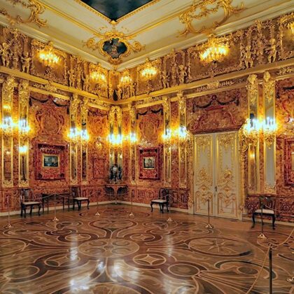 Янтарная комната, воссозданная в Большом Екатерининском дворце Царского Села. 