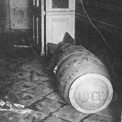 Немецкая бомба, заложенная под Зубовским корпусом Б. Екатерининского д-ца в Пушкине. 1944 