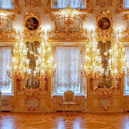 Танцевальный зал Большого Петергофского д-ца. Арх. Ф.-Б. Растрелли.