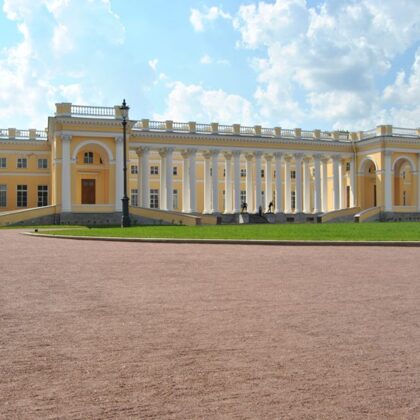 Александровский д-ц в Царском Селе, где в 1905-1917 гг. жил Николай II с семьей.