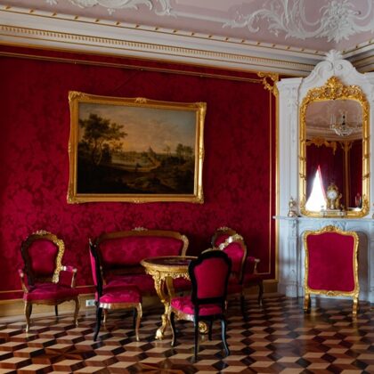 Один из воссозданных залов Большого Меншиковского дворца. 