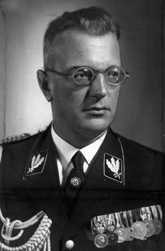 А. Зейсс-Инкварт – канцлер Австрии (1938), грабитель Польши и Нидерландов.