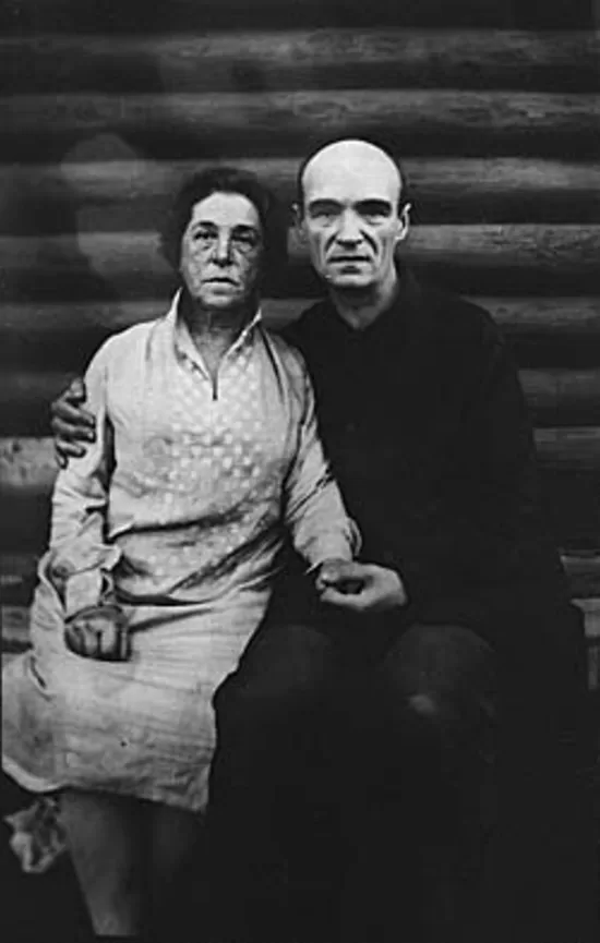 П.Н. Филонов с женой Е.А. Серебряковой. 1920-е гг.