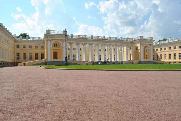 Александровский д-ц в Царском Селе, где в 1905-1917 гг. жил Николай II с семьей.